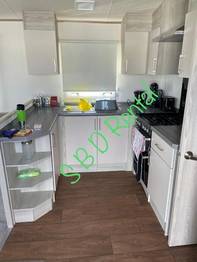 Summer Breeze Deluxe Caravan Rental Saint Osyth Exteriér fotografie