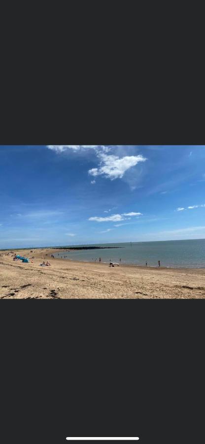 Summer Breeze Deluxe Caravan Rental Saint Osyth Exteriér fotografie